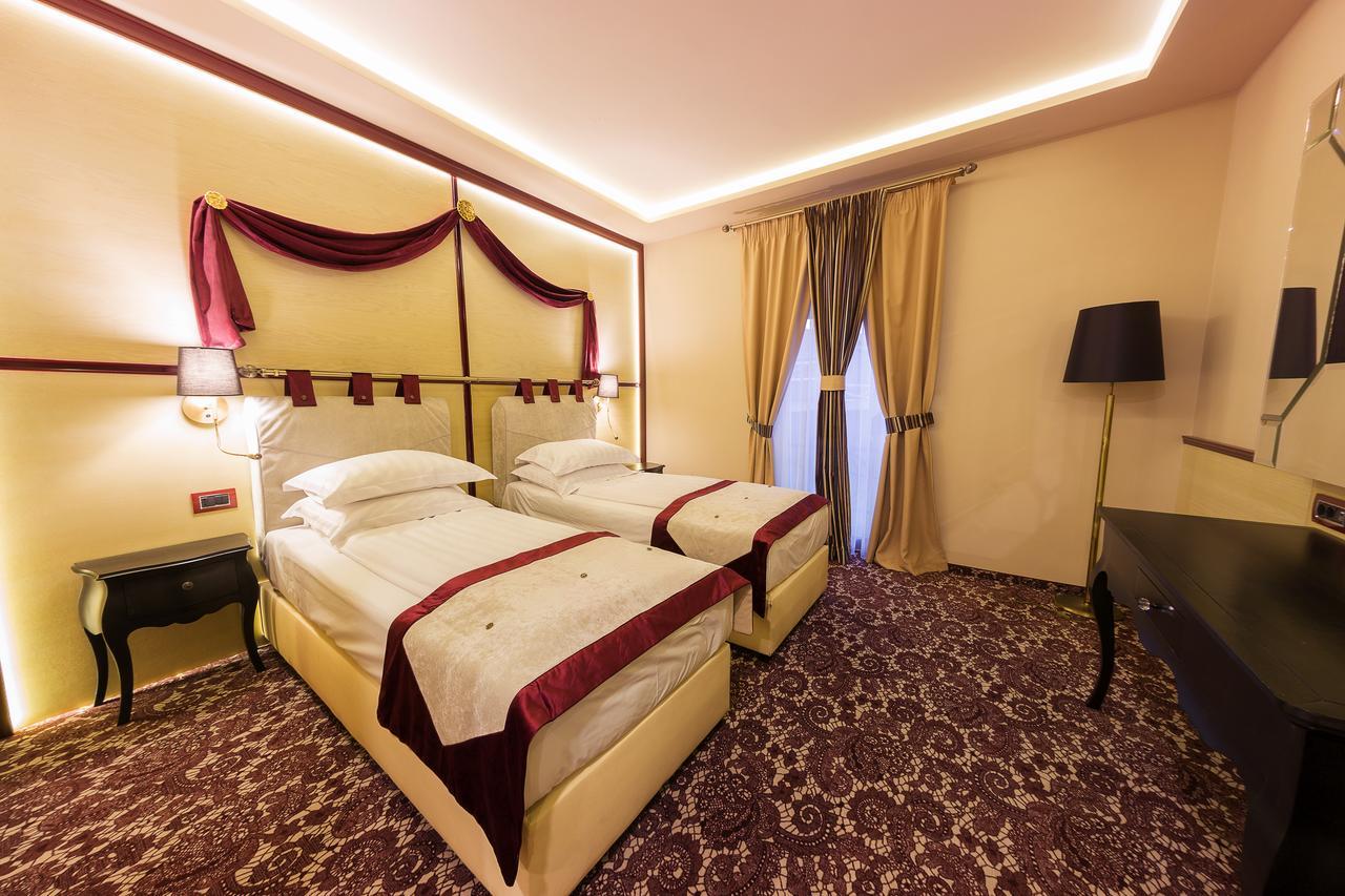 Hotel Cardinal-Domeniile Martinutzi Alba Iulia Extérieur photo