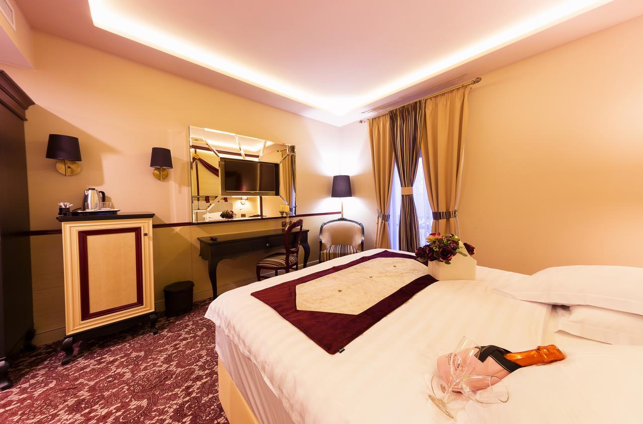 Hotel Cardinal-Domeniile Martinutzi Alba Iulia Extérieur photo