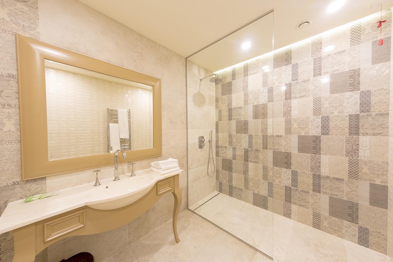 Hotel Cardinal-Domeniile Martinutzi Alba Iulia Extérieur photo