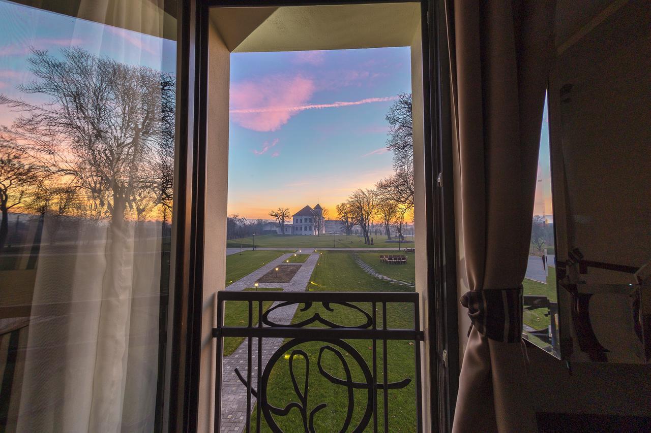 Hotel Cardinal-Domeniile Martinutzi Alba Iulia Extérieur photo