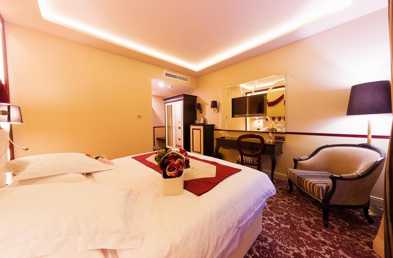 Hotel Cardinal-Domeniile Martinutzi Alba Iulia Extérieur photo