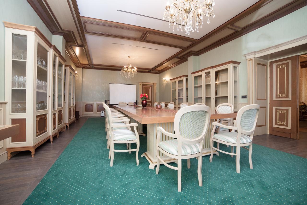 Hotel Cardinal-Domeniile Martinutzi Alba Iulia Extérieur photo