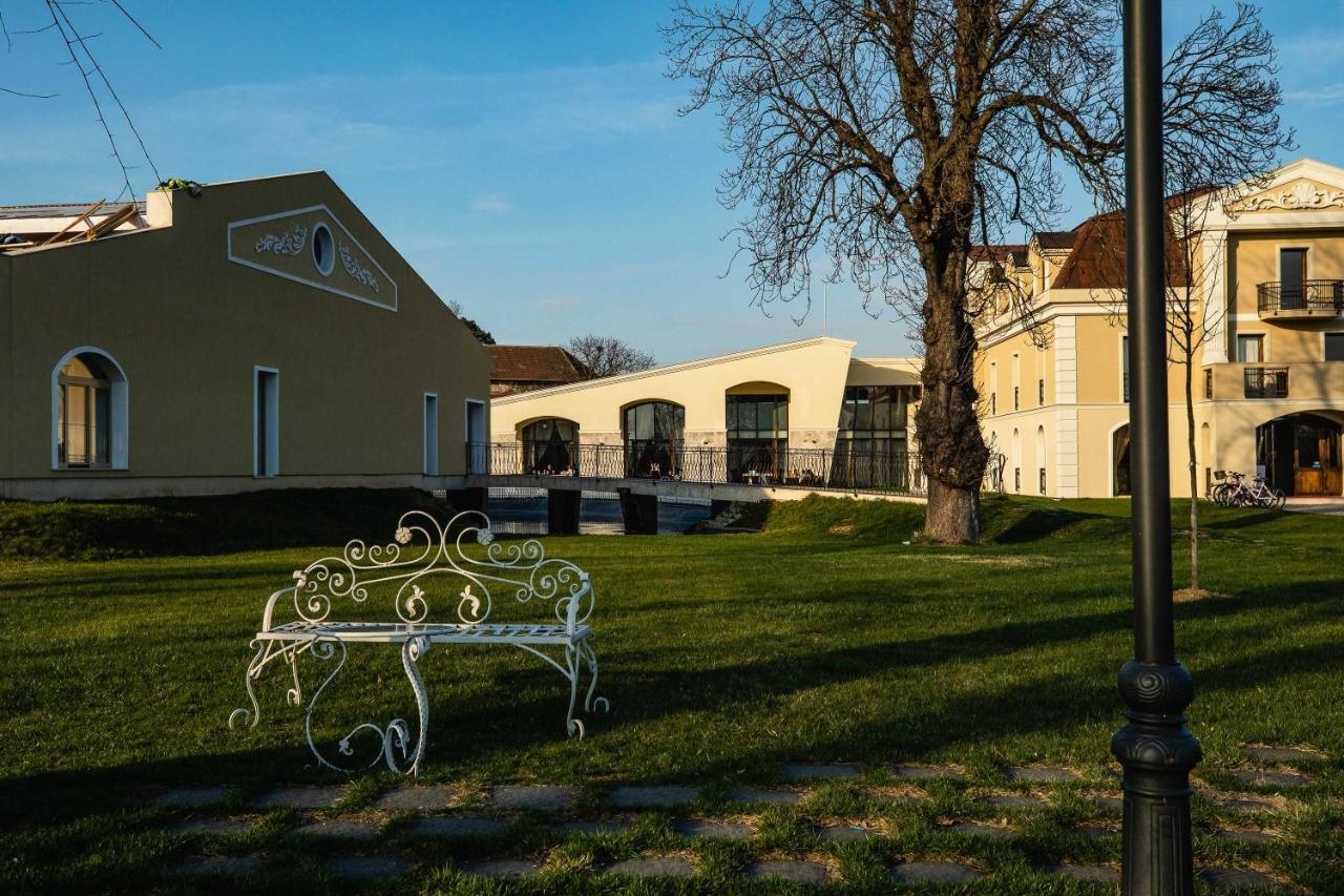 Hotel Cardinal-Domeniile Martinutzi Alba Iulia Extérieur photo